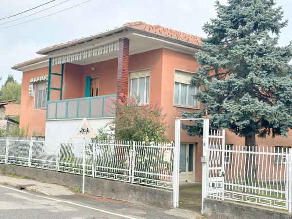 casa indipendente in vendita a Francavilla Bisio