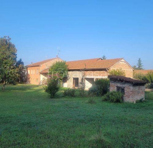 casa indipendente in vendita a Francavilla Bisio