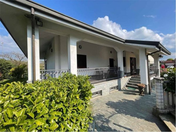 casa indipendente in vendita a Francavilla Bisio