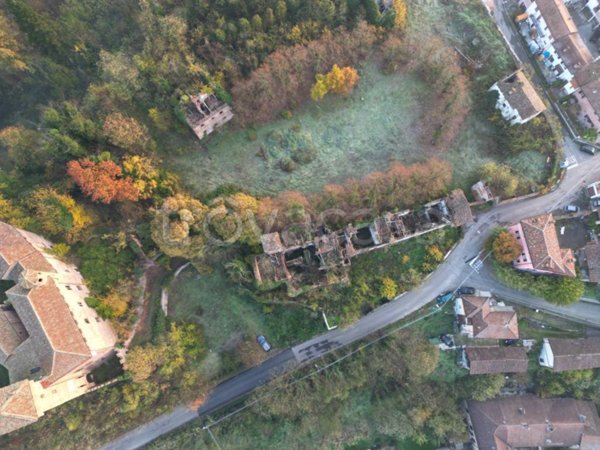casale in vendita a Francavilla Bisio