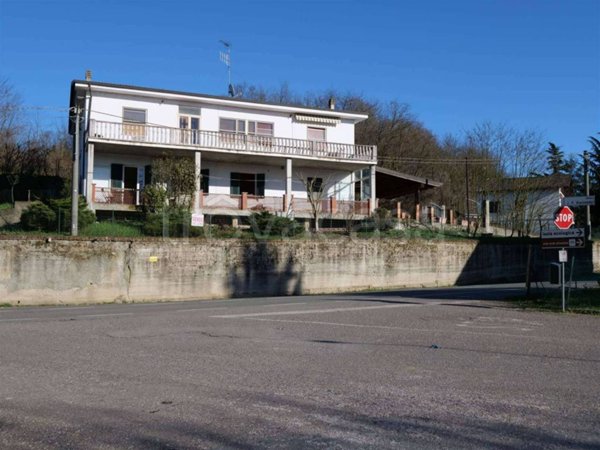 casa indipendente in vendita a Francavilla Bisio