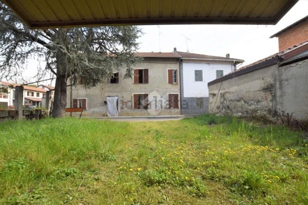 casa semindipendente in vendita a Francavilla Bisio