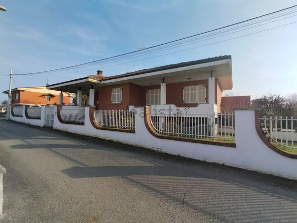 casa indipendente in vendita a Frascaro