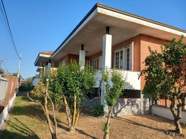 casa indipendente in vendita a Frascaro