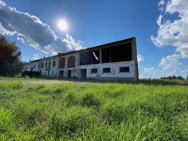casale in vendita a Frascaro in zona Tacconotti