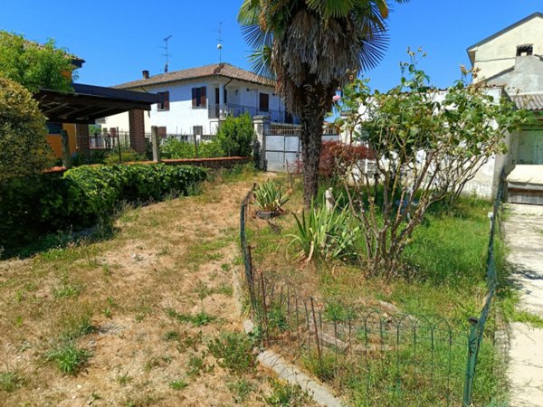 casa indipendente in vendita a Frassineto Po