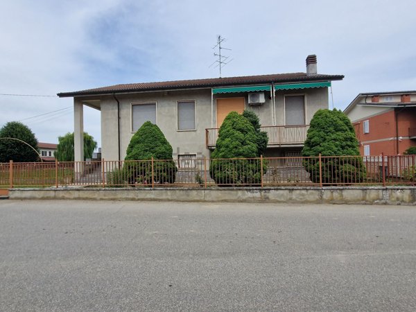 casa indipendente in vendita a Frassineto Po