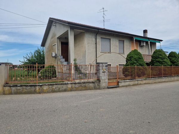 casa indipendente in vendita a Frassineto Po