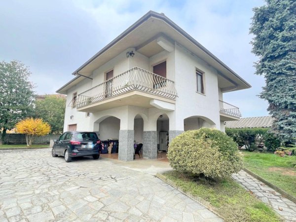 casa indipendente in vendita a Fresonara