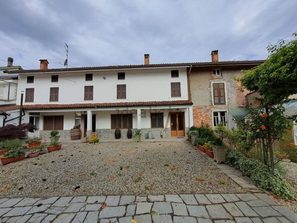 casa indipendente in vendita a Fresonara