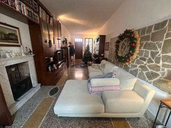 casa indipendente in vendita a Fresonara
