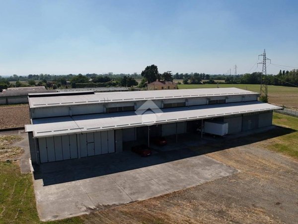 locale commerciale in vendita a Frugarolo