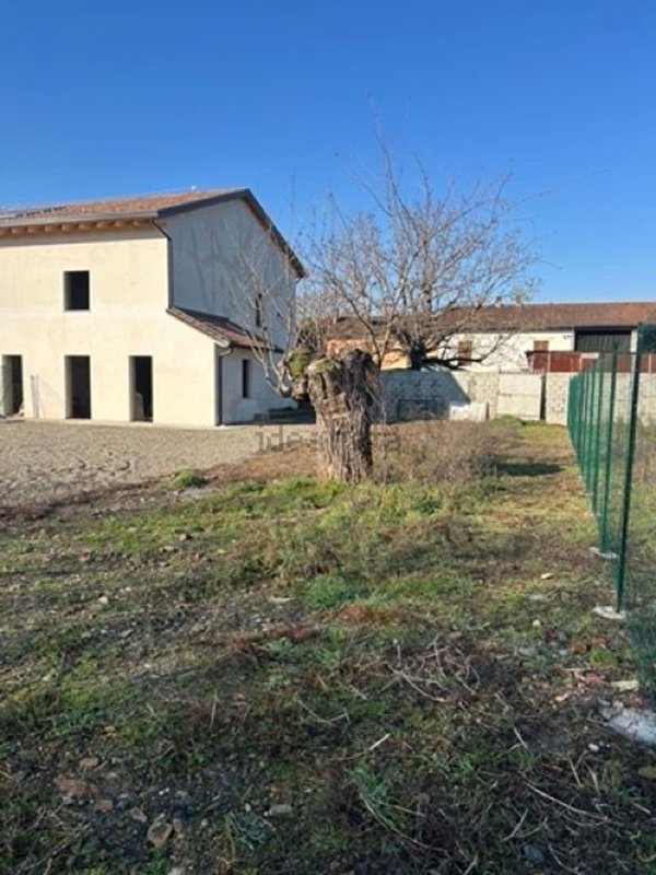 casa semindipendente in vendita a Frugarolo