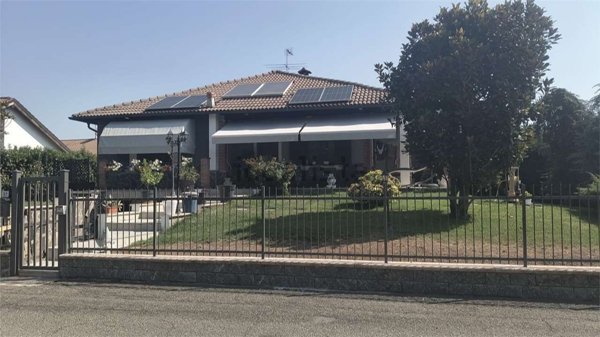 casa indipendente in vendita a Frugarolo in zona Mandrino