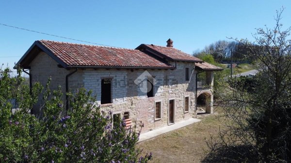 pentavano in vendita a Gabiano