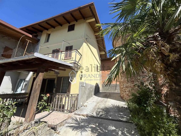 casa indipendente in vendita a Gabiano in zona Sessana