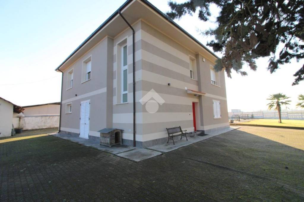 casa indipendente in vendita a Gamalero