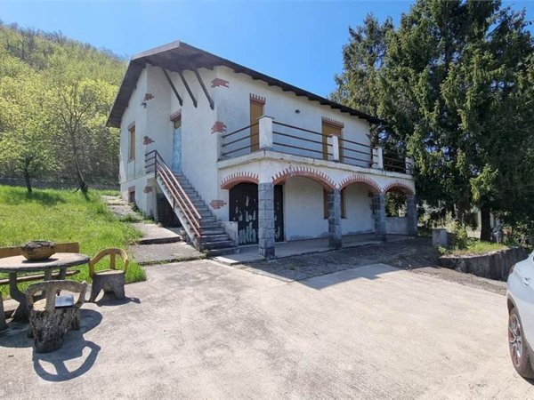 casa indipendente in vendita a Garbagna in zona Bastita