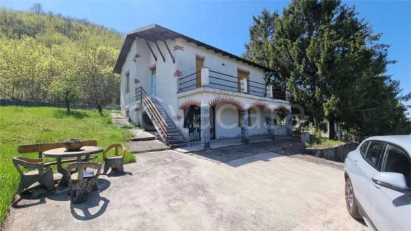 casa indipendente in vendita a Garbagna in zona Bastita