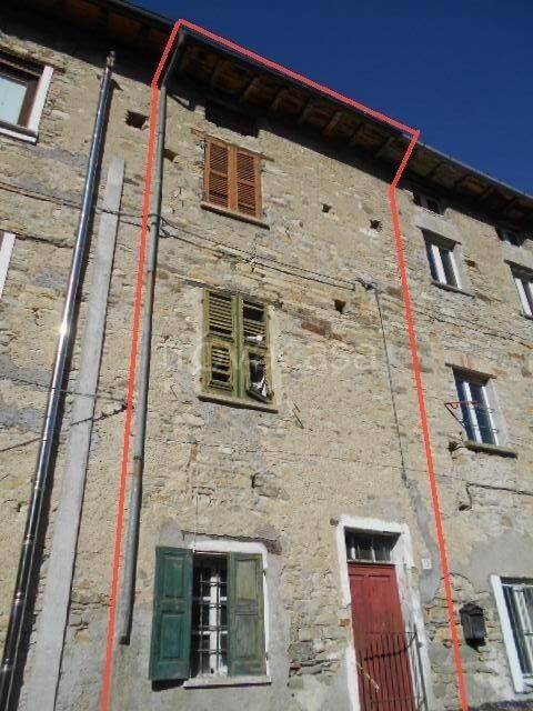 casa indipendente in vendita a Garbagna in zona Chiapussaia