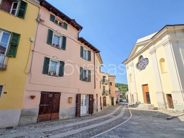 casa indipendente in vendita a Garbagna in zona Chiapussaia