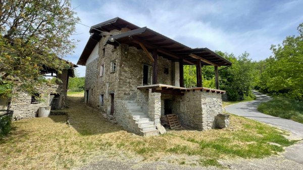 casa indipendente in vendita a Garbagna in zona Mogliazza