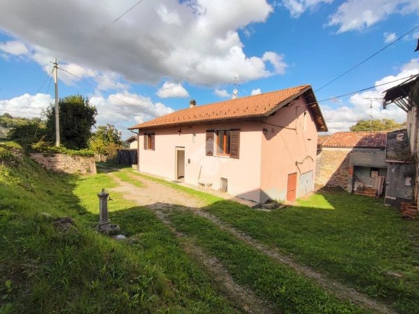 casa indipendente in vendita a Garbagna in zona Ca' dei Bianchi
