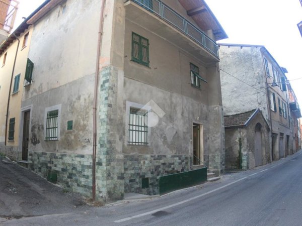 casa semindipendente in vendita a Gavi