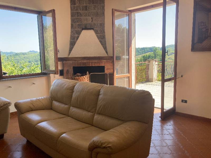 casa indipendente in vendita a Gavi