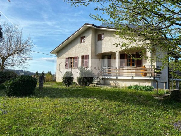 casa indipendente in vendita a Gavi