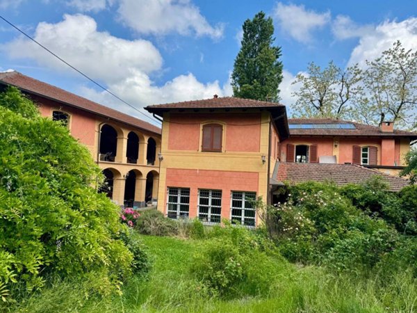 casa indipendente in vendita a Gavi