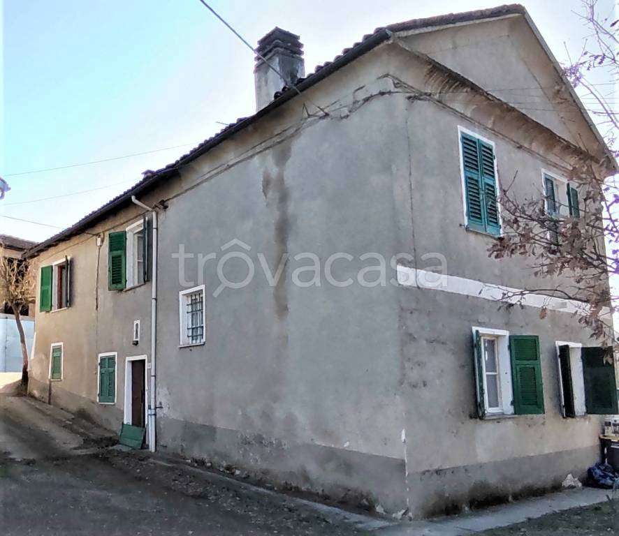 casa indipendente in vendita a Gavi