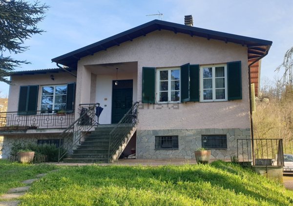 casa indipendente in vendita a Gavi