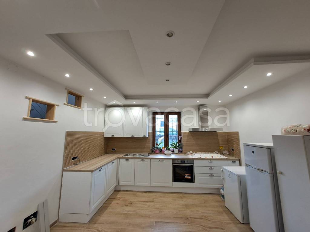 casa indipendente in vendita a Gavi