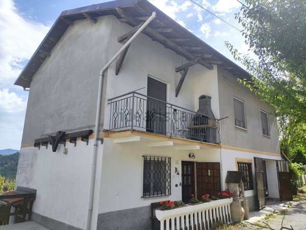 casa indipendente in vendita a Gavi
