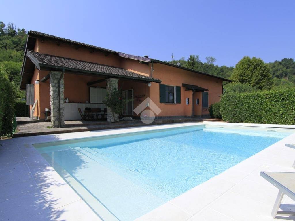 casa indipendente in vendita a Gavi