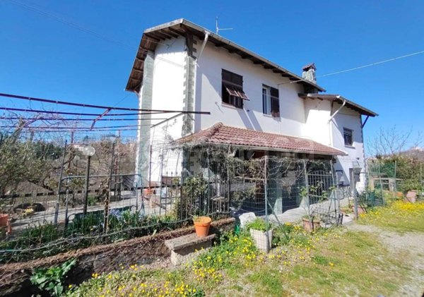 casa indipendente in vendita a Gavi