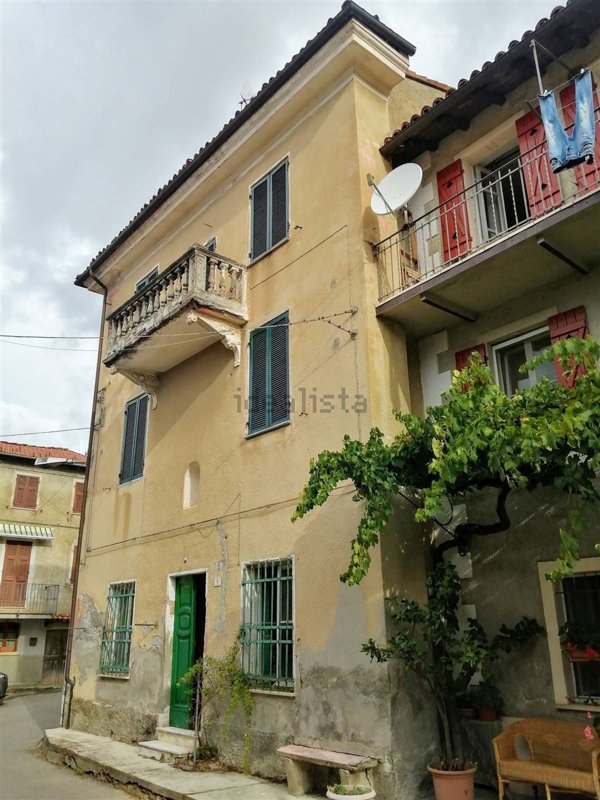 casa semindipendente in vendita a Gavi