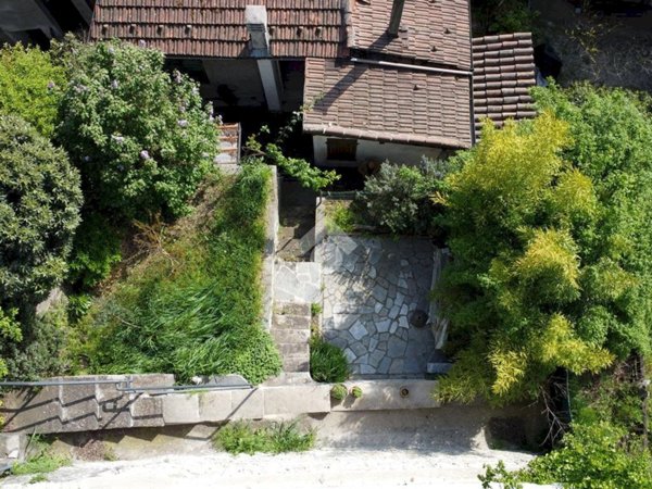 casa indipendente in vendita a Gavi
