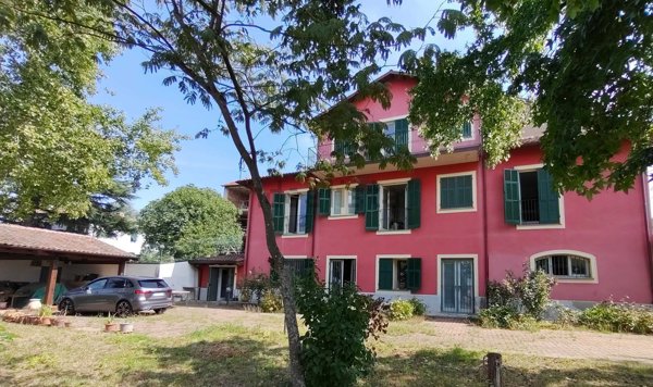 casa indipendente in vendita a Gavi