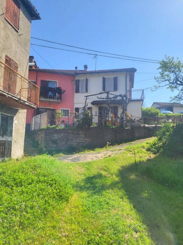 casa indipendente in vendita a Gavi