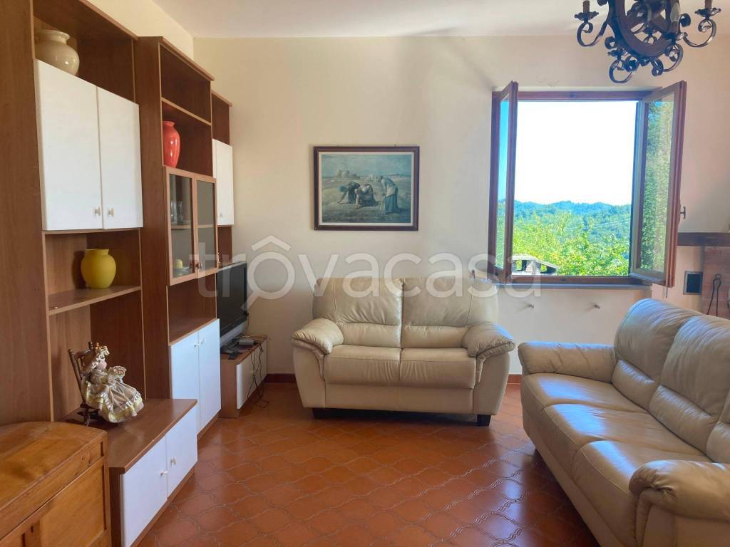 casa indipendente in vendita a Gavi
