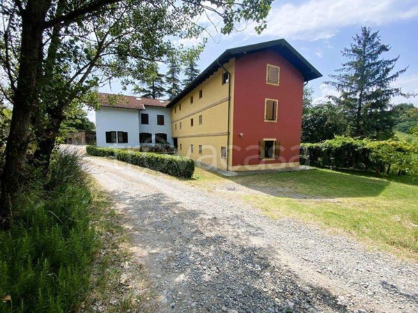 casa indipendente in vendita a Gavi