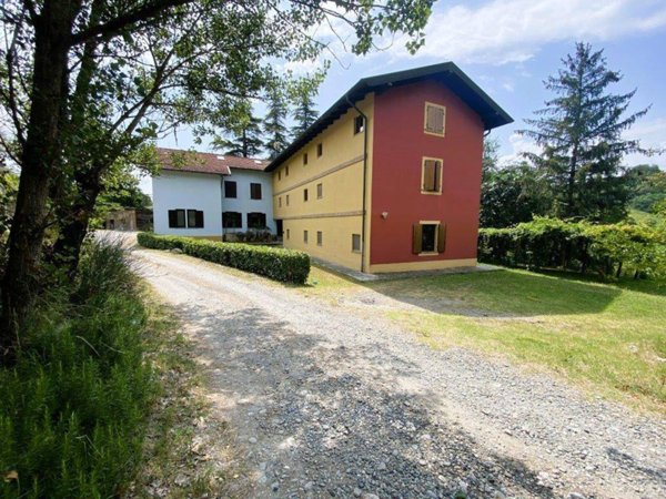 casa indipendente in vendita a Gavi