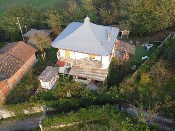 casa indipendente in vendita a Gavi