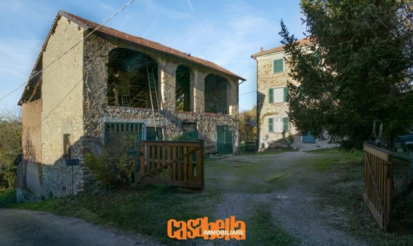casale in vendita a Gavi