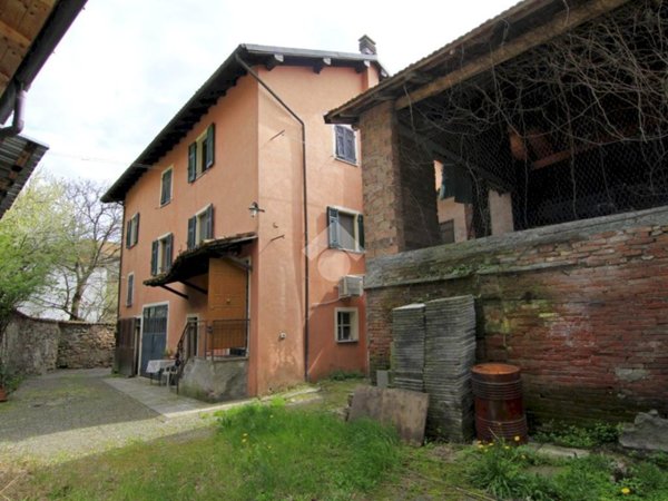 casa indipendente in vendita a Gavi