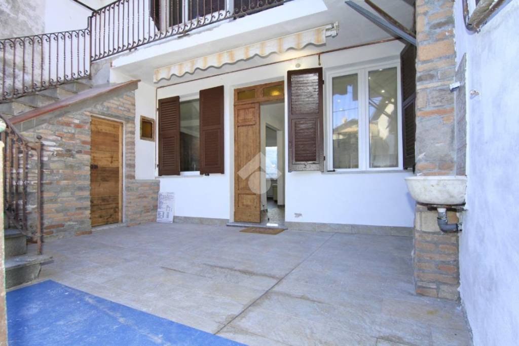 casa indipendente in vendita a Gavi