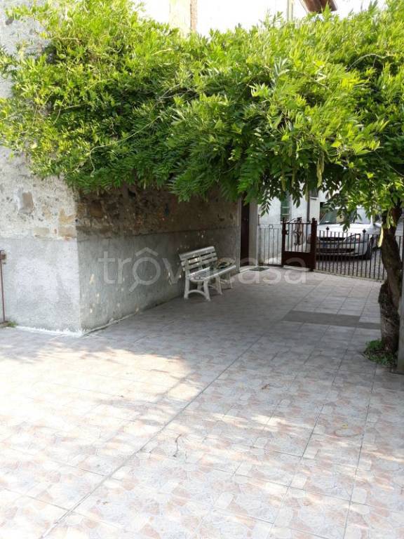 casa indipendente in vendita a Gavi