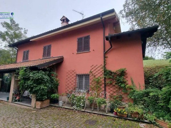 casa indipendente in vendita a Gavi